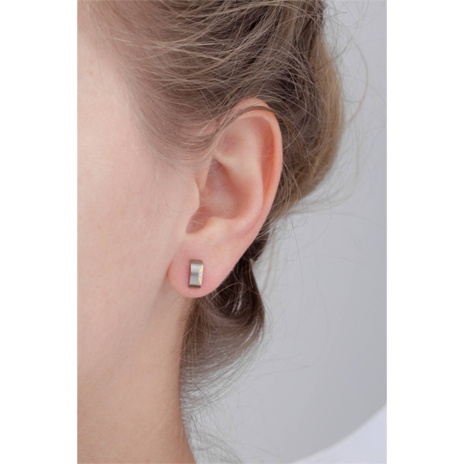  Boucles d'oreilles à puces - Titane - Diamant - 0.015ct