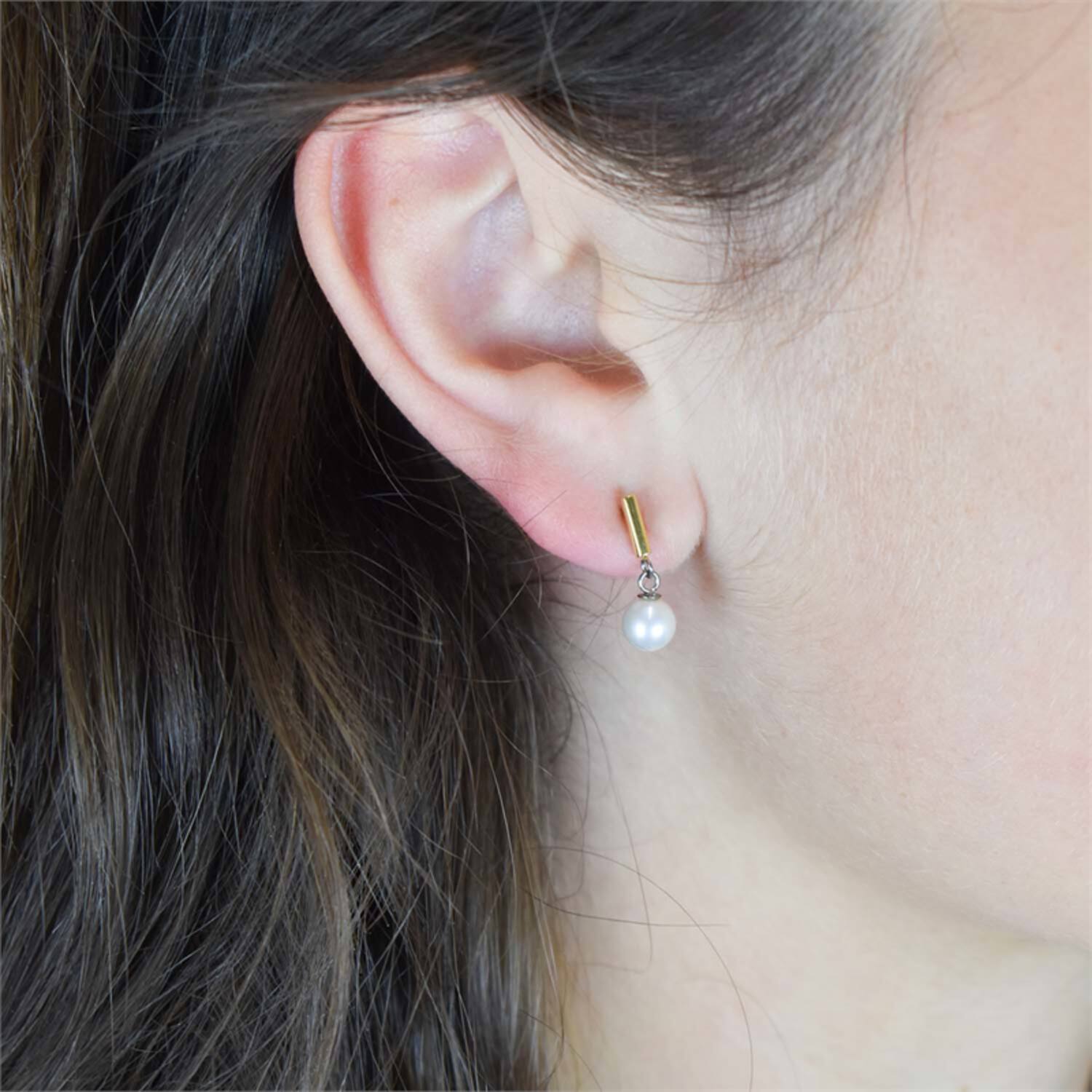  Ear studs - Titanium - Pearl