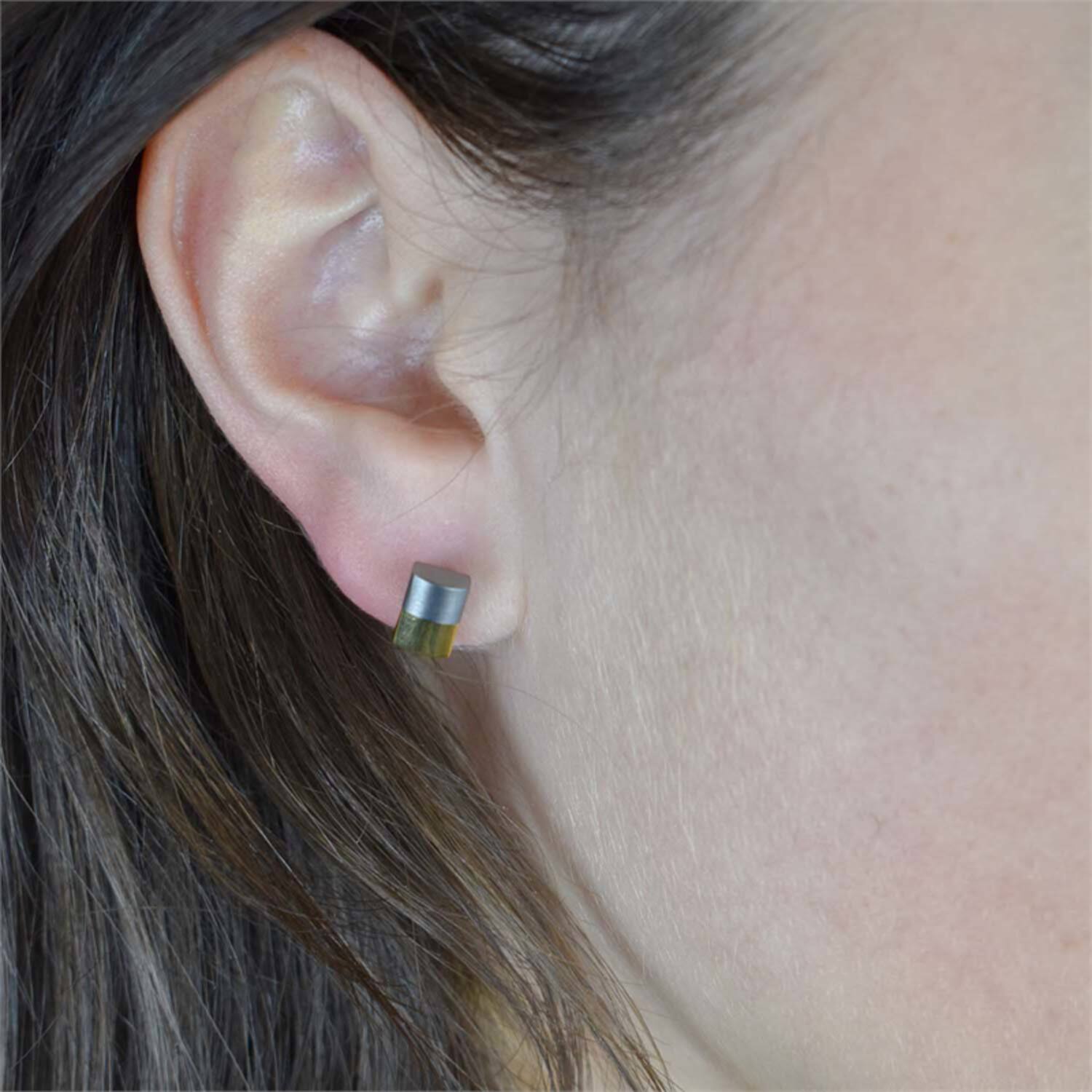  Ear studs - Titanium