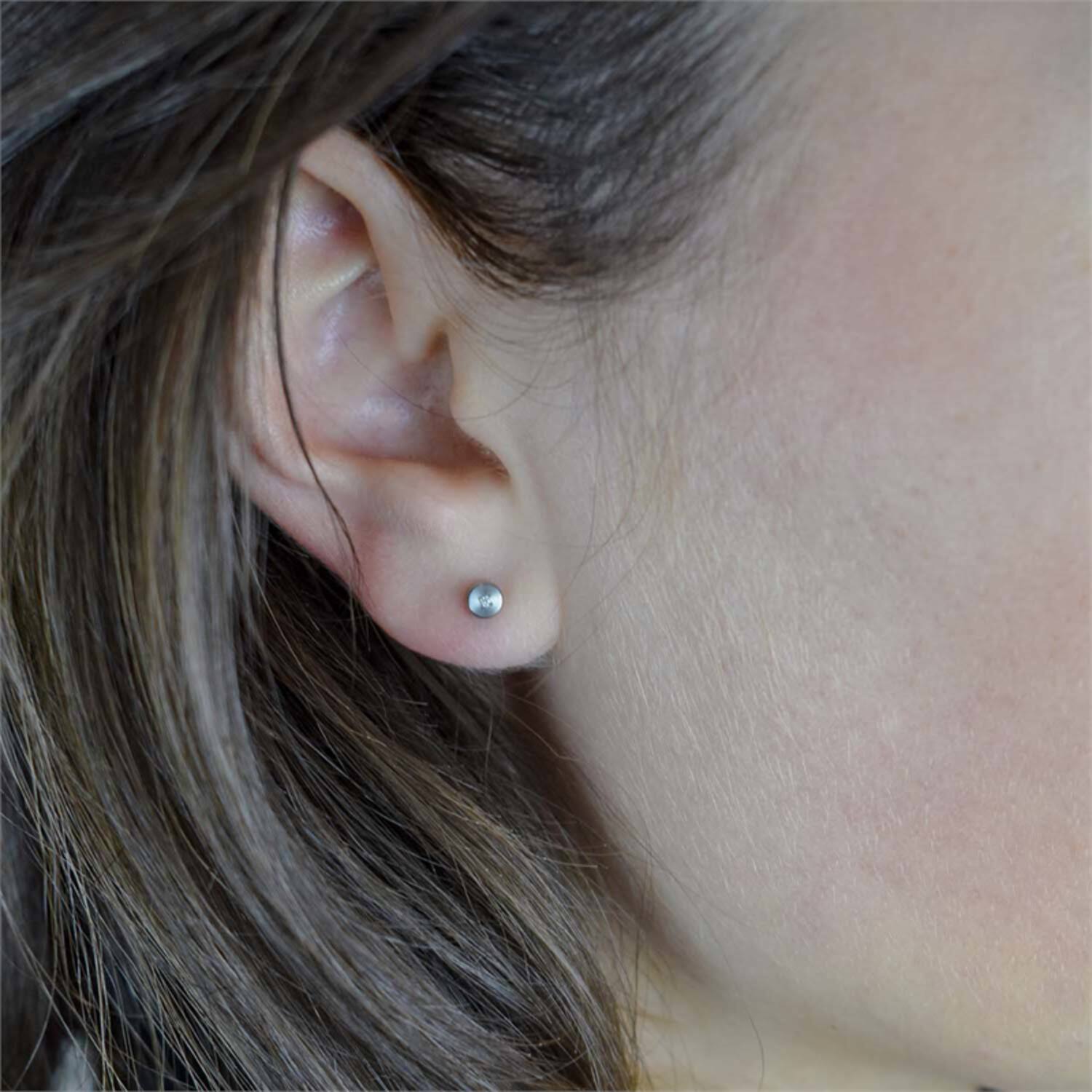  Oorstekers - Titanium - Diamant - 0.015ct