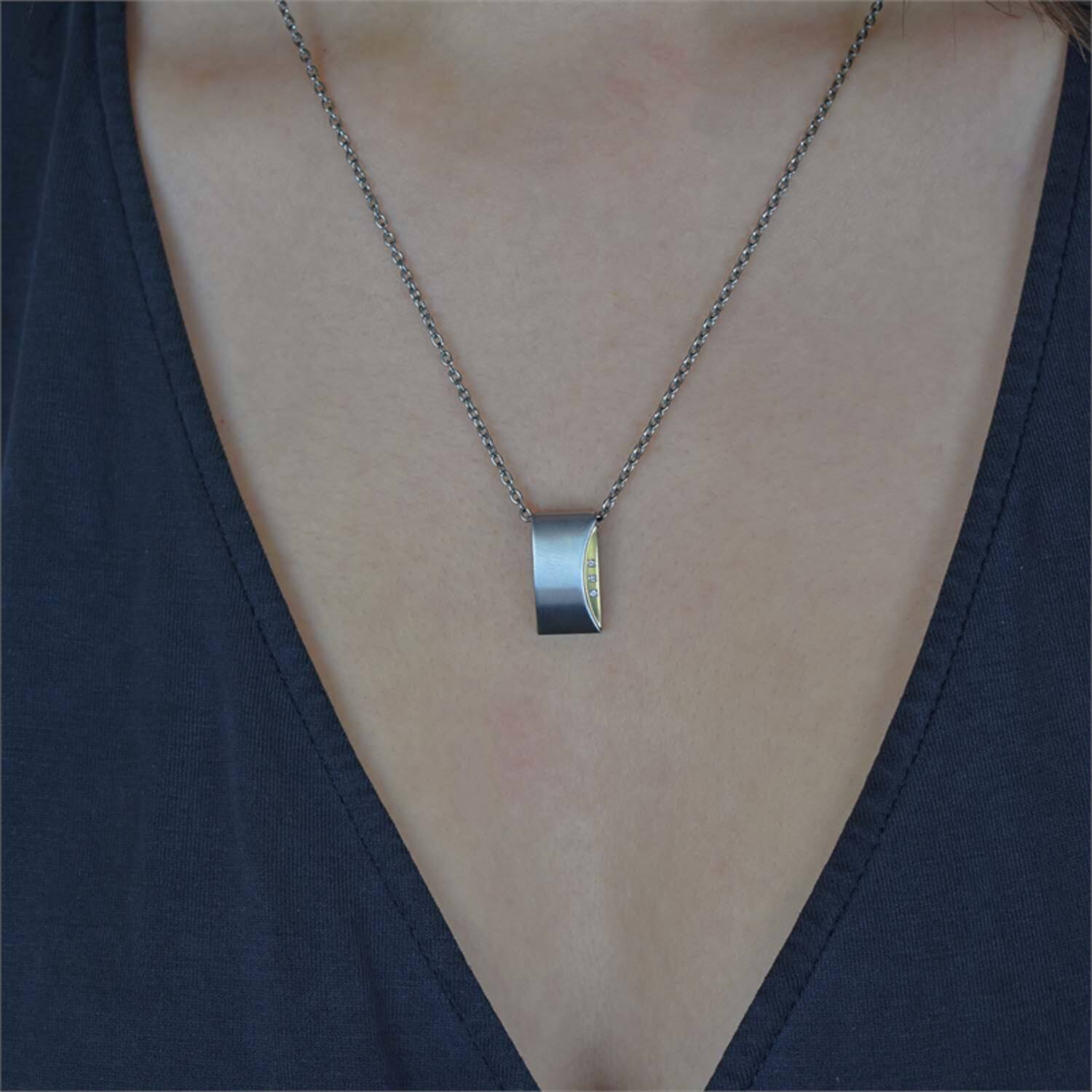  Pendentifs avec pierre - Titane - Diamant - 0.015ct