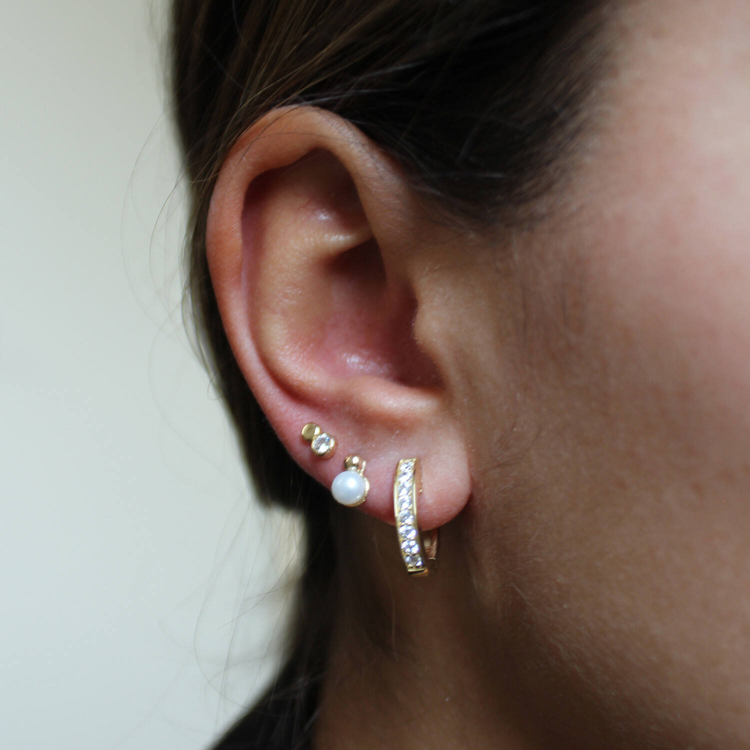  Ear studs - Round Zirconia - 