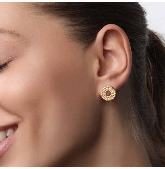  Ear studs