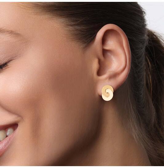  Ear studs