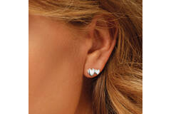  Ear studs